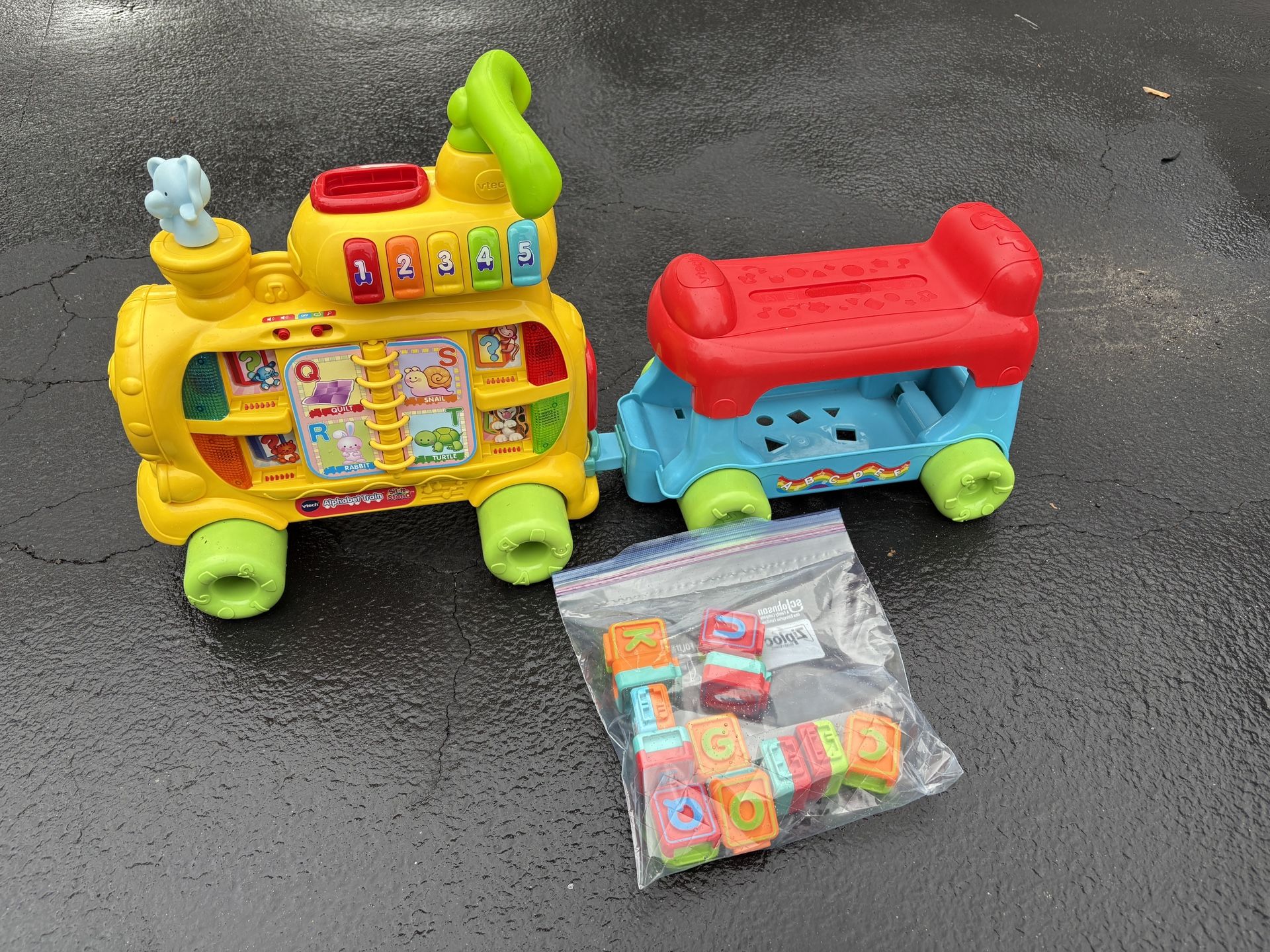 Vtech Sit-To-Stand Ultimate Alphabet Train