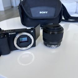  Sony ZV-E10 4K Mirrorless Camera + Sony 50mm f/1.8 Lens + Camera Bag