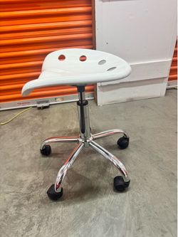Rolling desk chair / stool