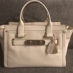 NEW Coach Swagger Bag