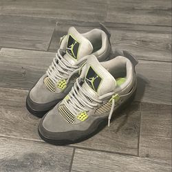 Jordan 4 size 9