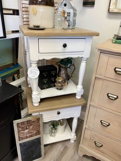 Set Of 2 Nightstands