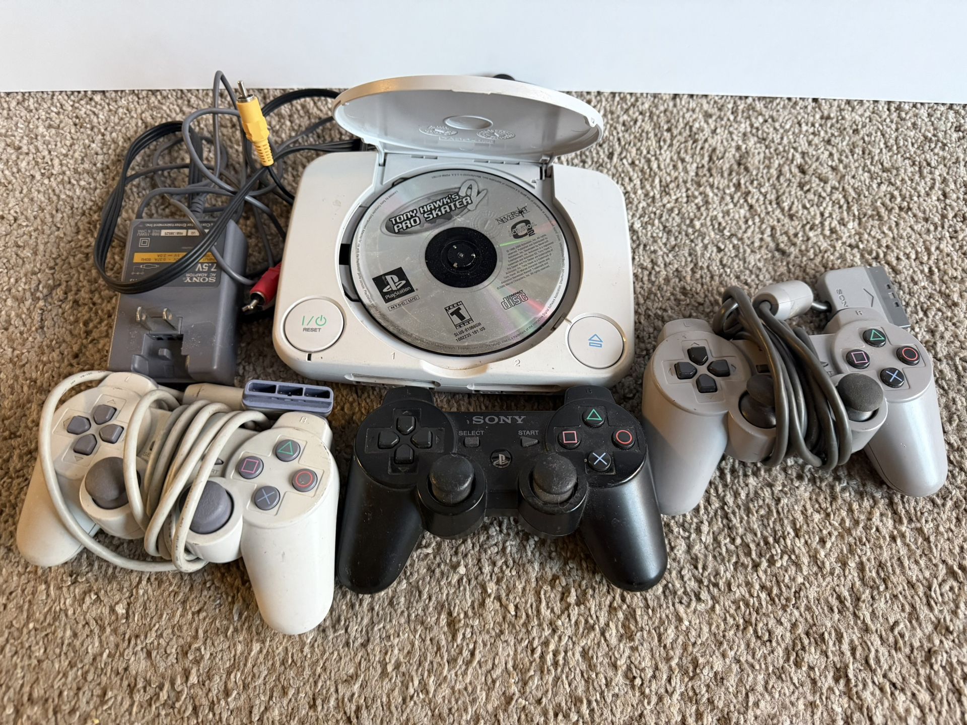Playstation 1 Console w/ Tony Hawk Pro Skater 2 + 3 Controllers READ DESCRIPTION