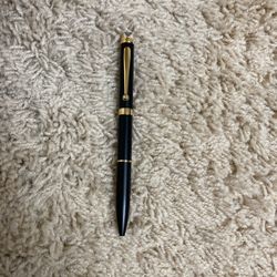 Crossr Century II Black Lacquer with Gold-plated Accents Rollerball Pen QGM20512