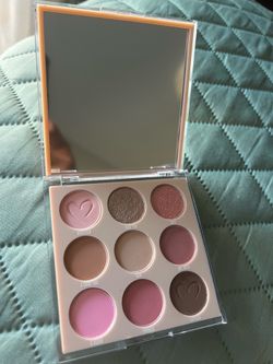 Beauty creations eyeshadow palette