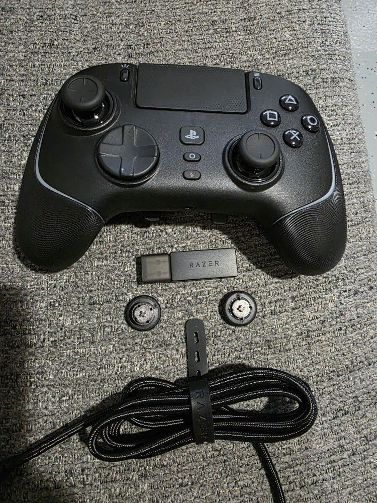 Razer Wolverine V2 Pro Wireless Gaming Controller PlayStation 5 Mecha-Tactile Buttons, Black