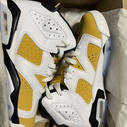 Yellow Orchre Jordon 6s