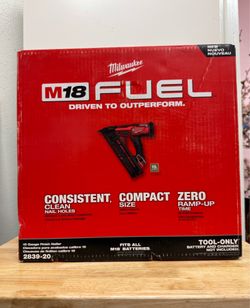 Milwaukee M18 Fuel 15 gauge finish nailer