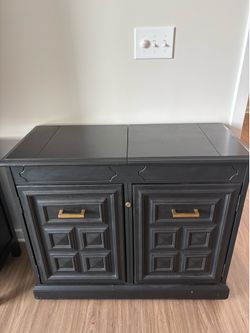 Convertible Bar and Liquor Cabinet