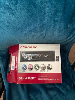 Pioneer CD Receiver with Built-In Bluetooth and USB Direct Control for iPod/iPhone
