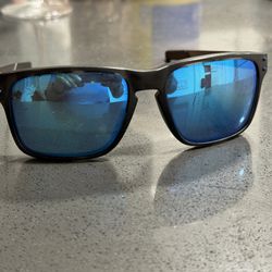 Men’s Oakley Sunglasses