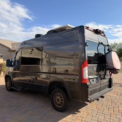2022 Thor Rize 18m Camper Van