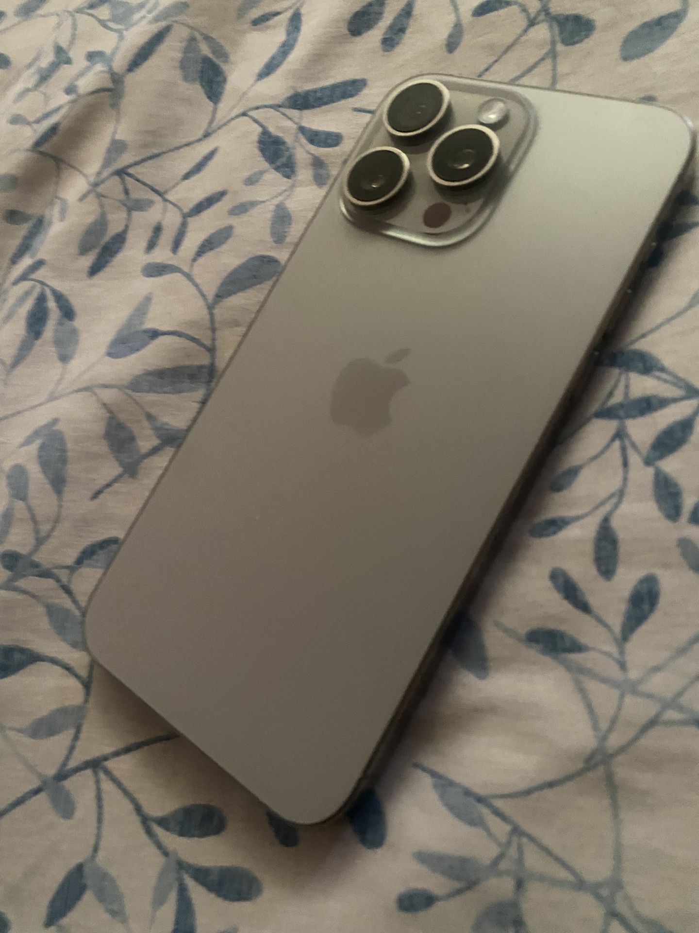 iPhone 15 Pro Max 1tb Gb AT&T Cricket 