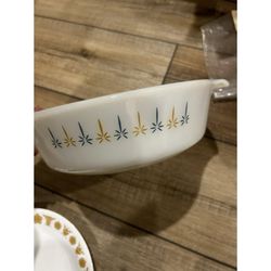 Candle Glow Anchor Hocking Fire King Atomic Starburst Round Casserole Dish White