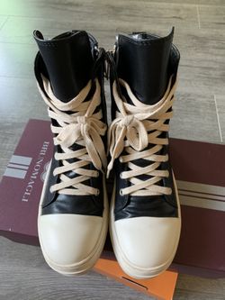 Women’s leather high top shoes size 6.5