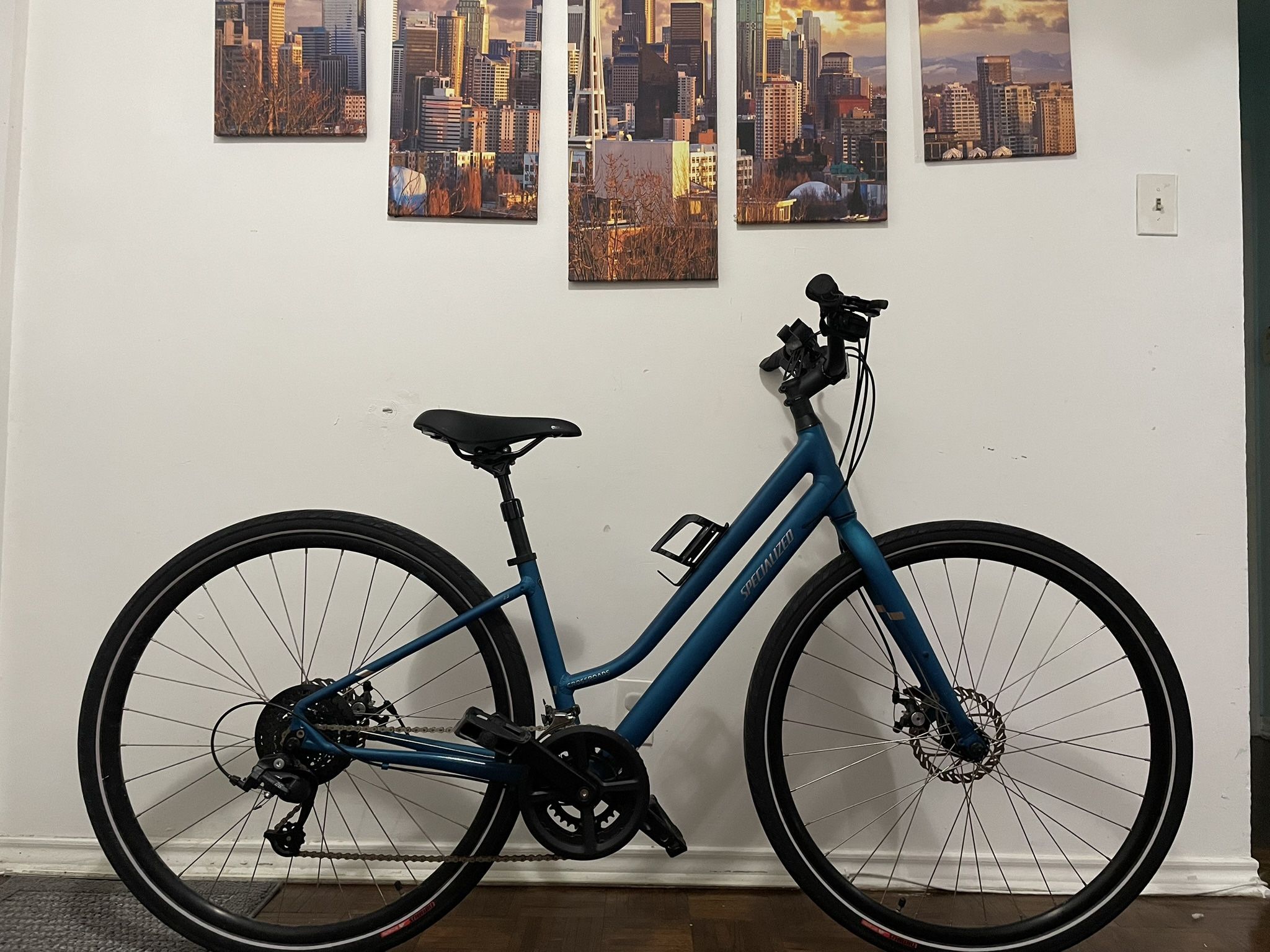 2022 Specialized Crossroads 2.0 | Small | Hybrid Bike