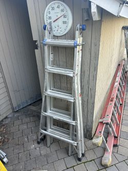 Werner Collapsible 300lb Ladder 