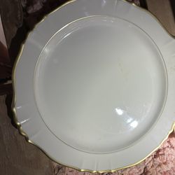 CHINA Syracuse Vintage Ivory Gold Trimming China