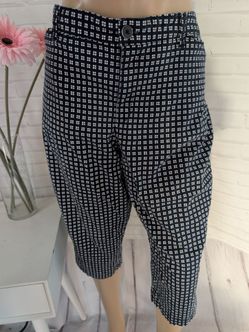 Gloria Vanderbilt Cropped pants size 14