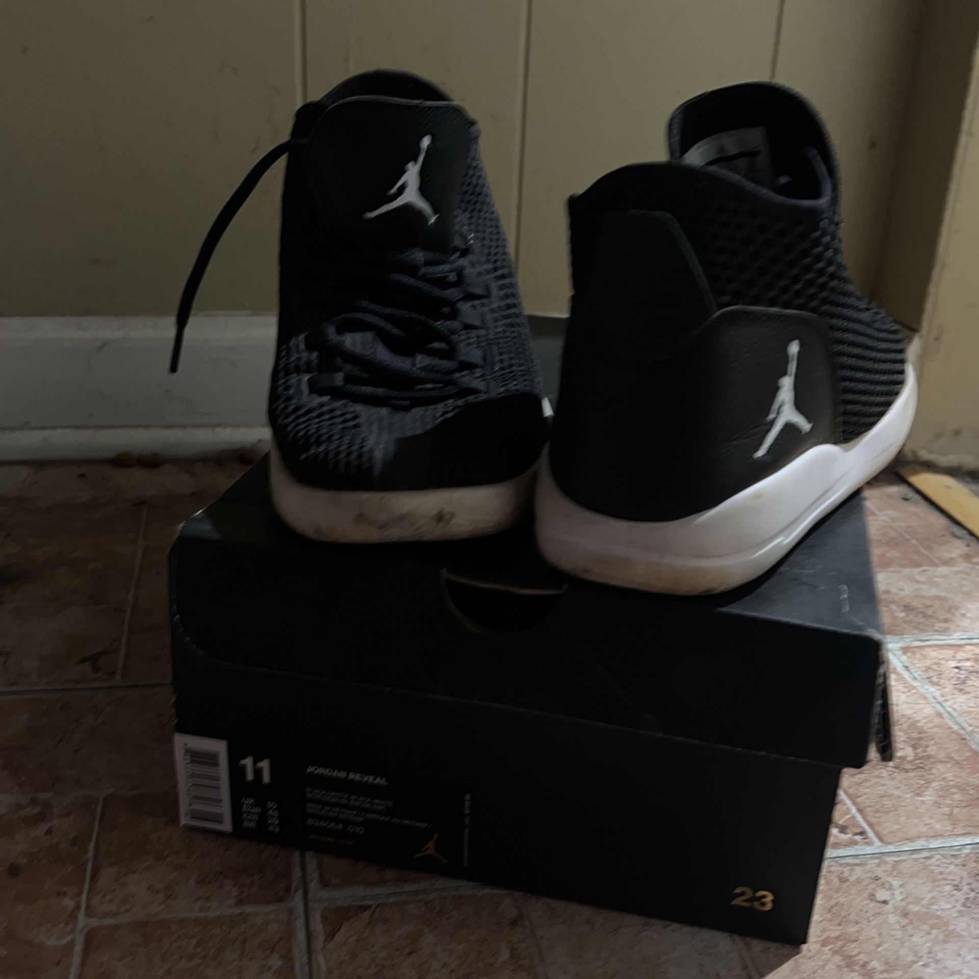 Men’s Shoes 11 Jordan 