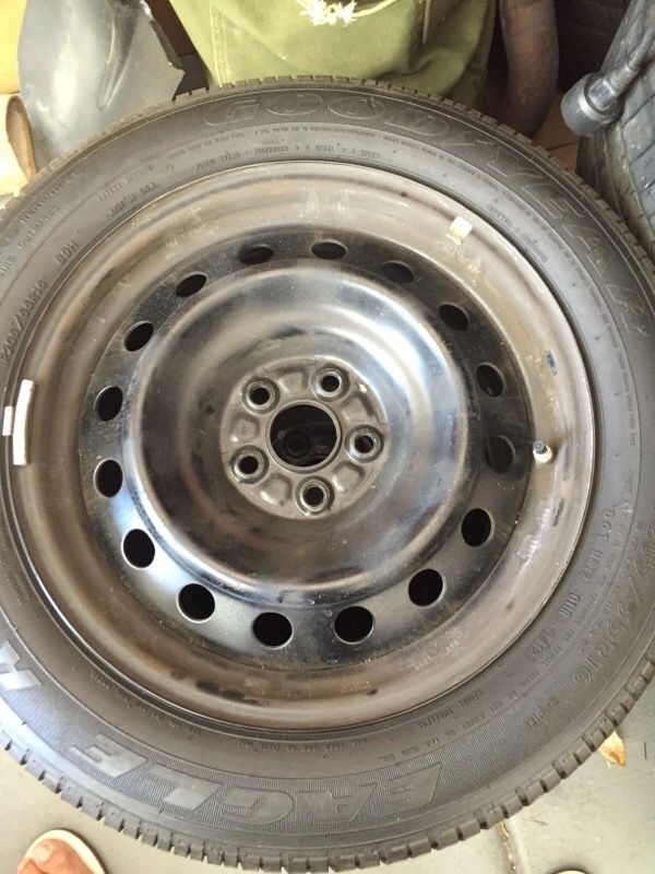 2012 Toyota Corolla stock rims with hub cap