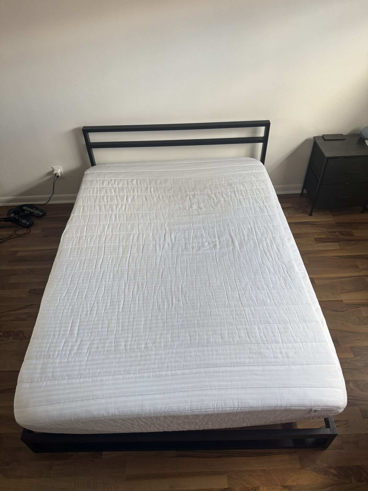 Bed Frame And Mattress , Size Full