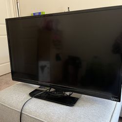30” Vizio Tv W/ Remote