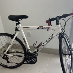 Genesis Saber 700c Road Bike - 21 Speed