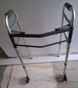 SILVER ALUMINUM WALKER