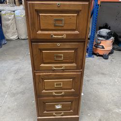 2 filing cabinets 