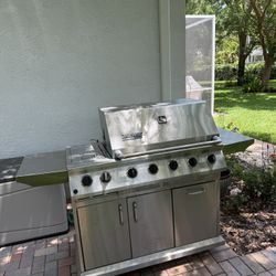 Gas Grill - Ducane Stainless 5 Burner Grill 
