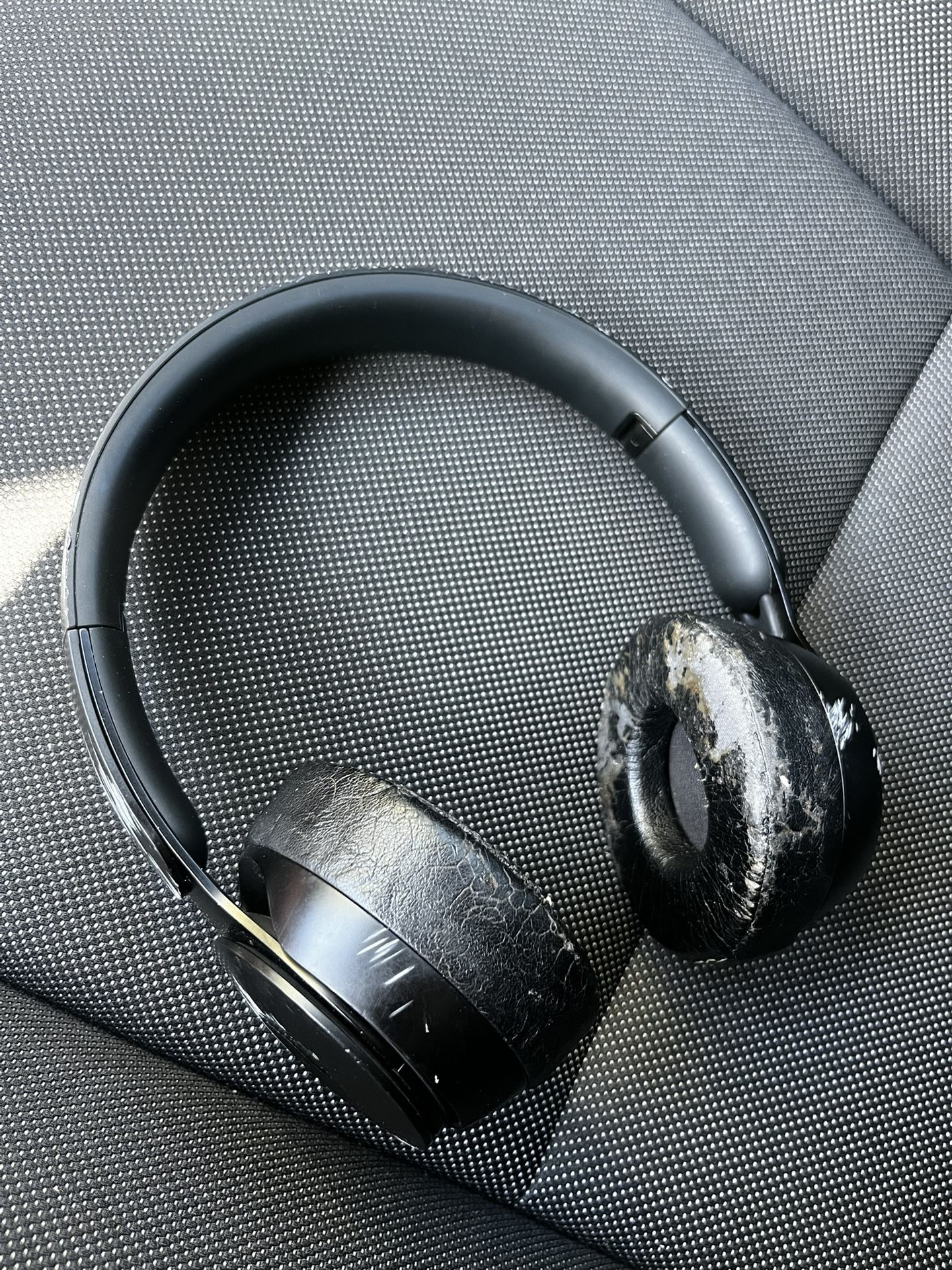 Beats Solo Pro