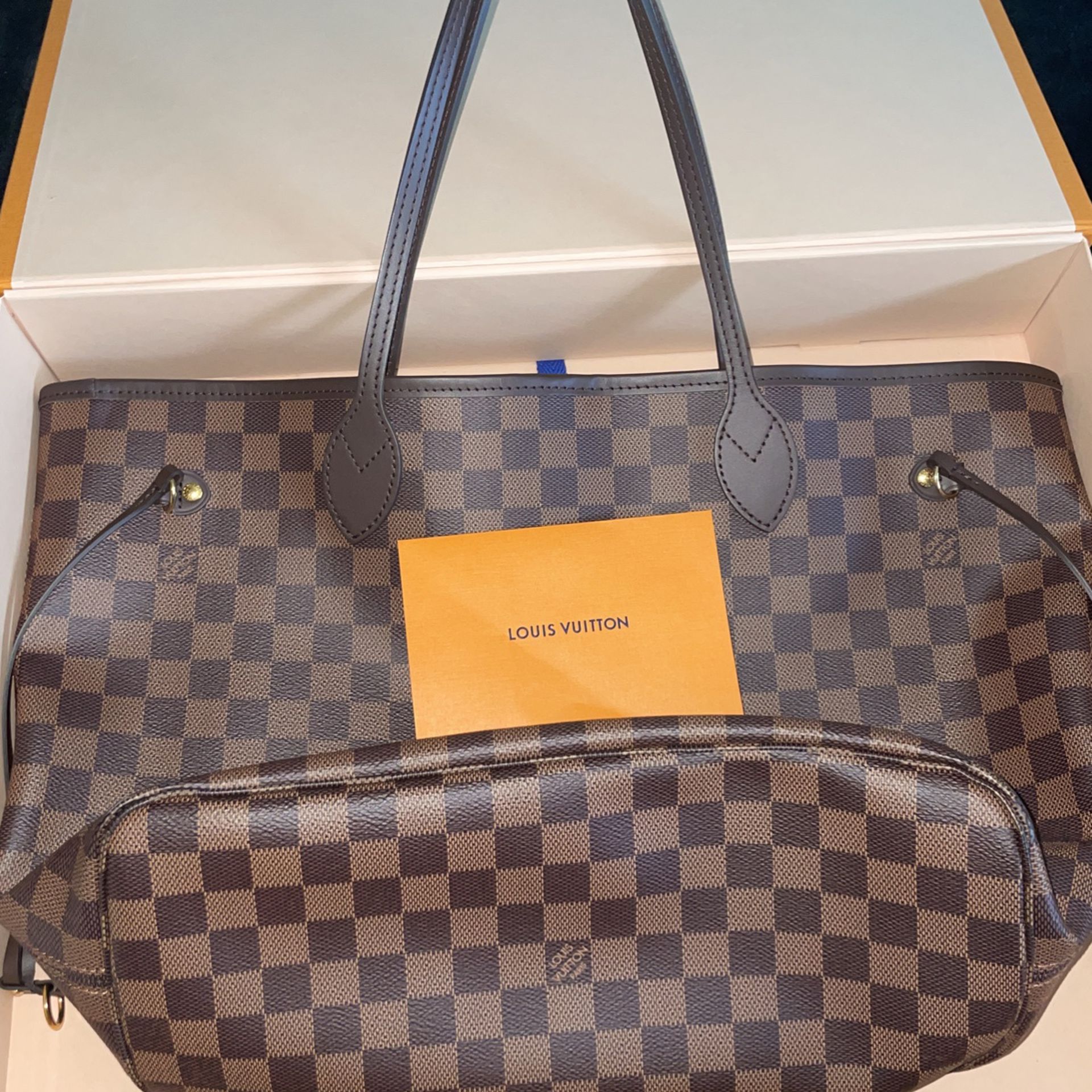Louis Vuitton Damier Necklace for Sale in Corona, CA - OfferUp