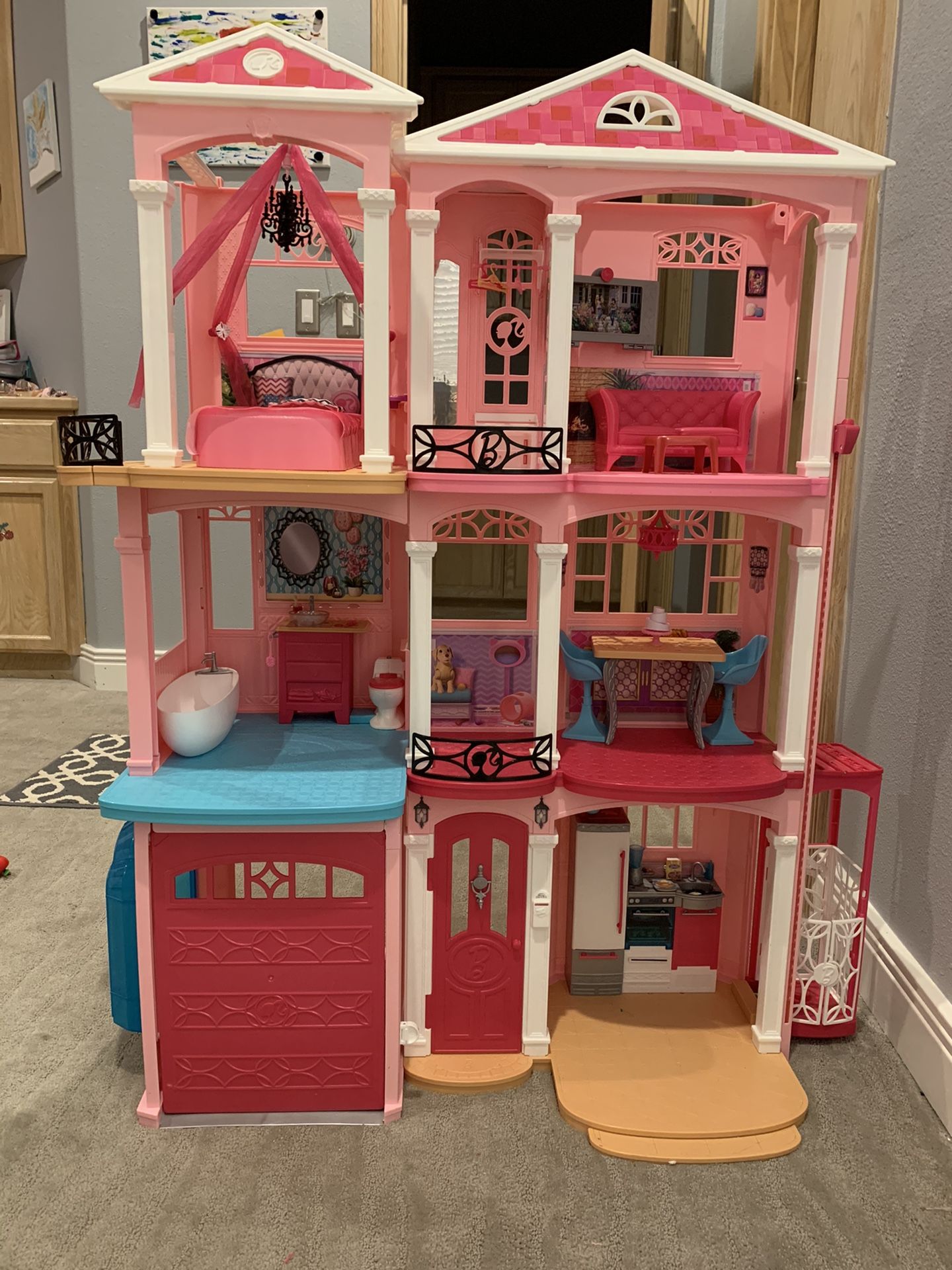 Barbie Dreamhouse 4 ft tall , 3 stories