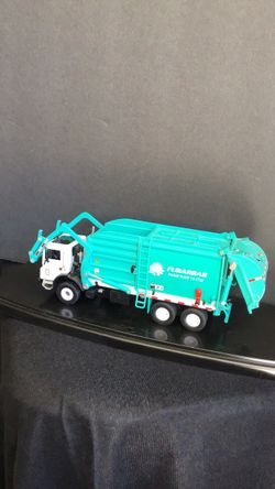 Collectible  1/43 scale Diecast garbage truck toy model