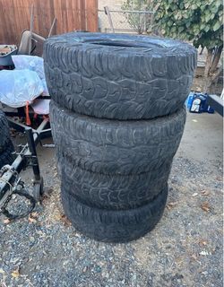 Kumho Adventure Tires 35x22.50 R17