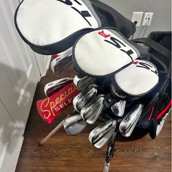 Complete Set Of Titleist Golf Clubs