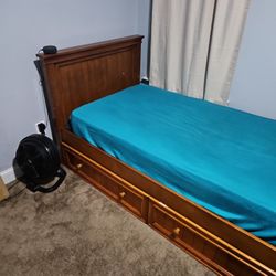 Twin Size Trundle Bed/ Bunk Bed