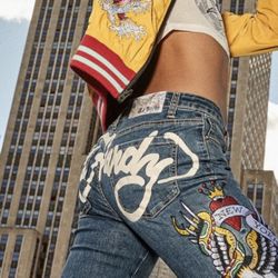 Ed Hardy Denim with Vibrant Graphic Accents size 28  Eye-catching denim with bold graphic details. Features iconic Ed Hardy style.