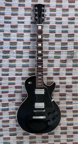 1970’s Japanese Les Paul Style Electric Guitar