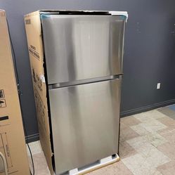 Samsung Top Freezer Refrigerator  32wide