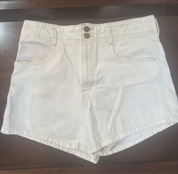 USED Levi’s High Wasted Mom Shorts, size 31