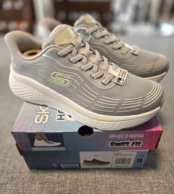 Skechers Hands Free Swift Fit Sneakers Size 9 Gray
