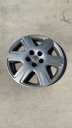 Toyota 15 In Rim Cover