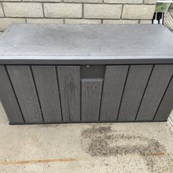 LIFETIME STORAGE SHED DECK BOX