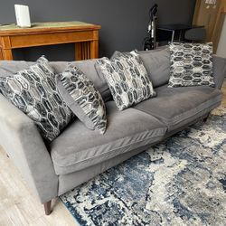 Comfy Sofa That Is A Hit In Any Room
