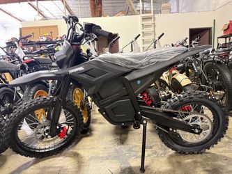 Engineered with a high-torque brushless mid-drive motor reaching a peak output of 5500W, the REX60 electric dirt bike delivers relentless acceleration