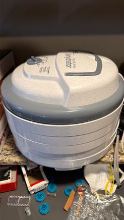 NESCO food dehydrator / jerky maker