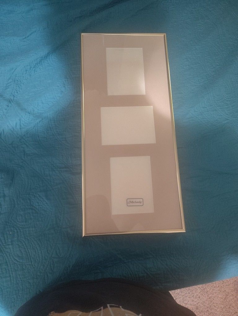 Brand New 3 Pictures Frame