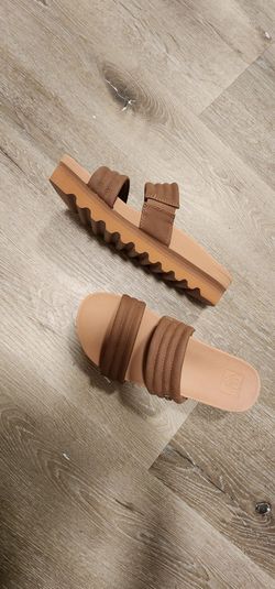 Reef sandals brown new size 8-9